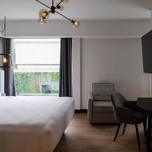 Studio con letto king size